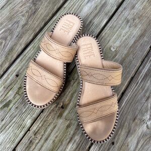 Frye Beige Leather Slide Platform Sandals